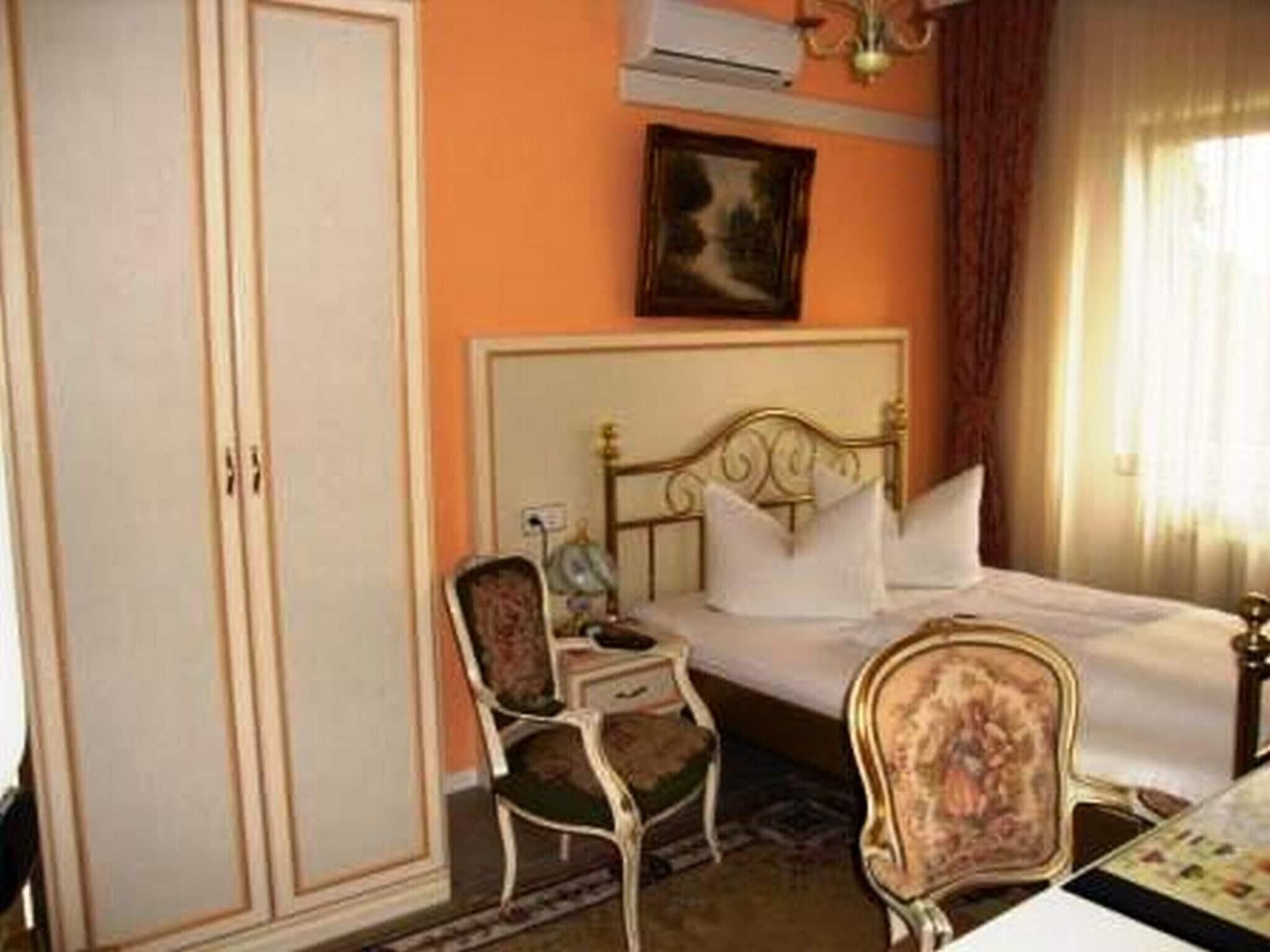 דיסלדורף Haus Mooren, Hotel Garni מראה חיצוני תמונה