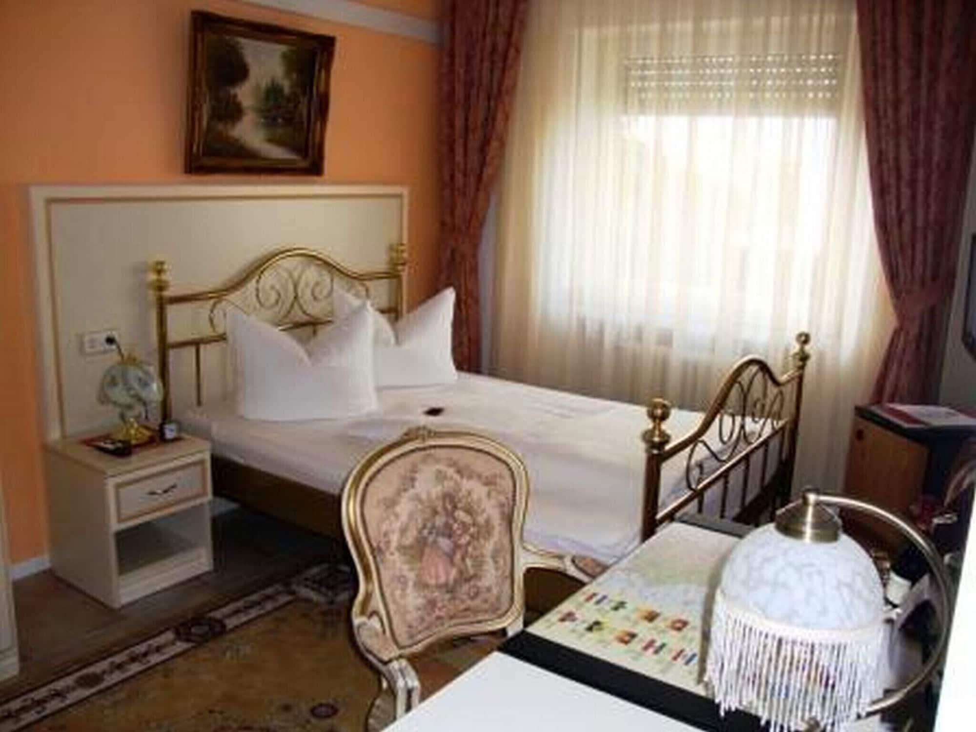 דיסלדורף Haus Mooren, Hotel Garni מראה חיצוני תמונה