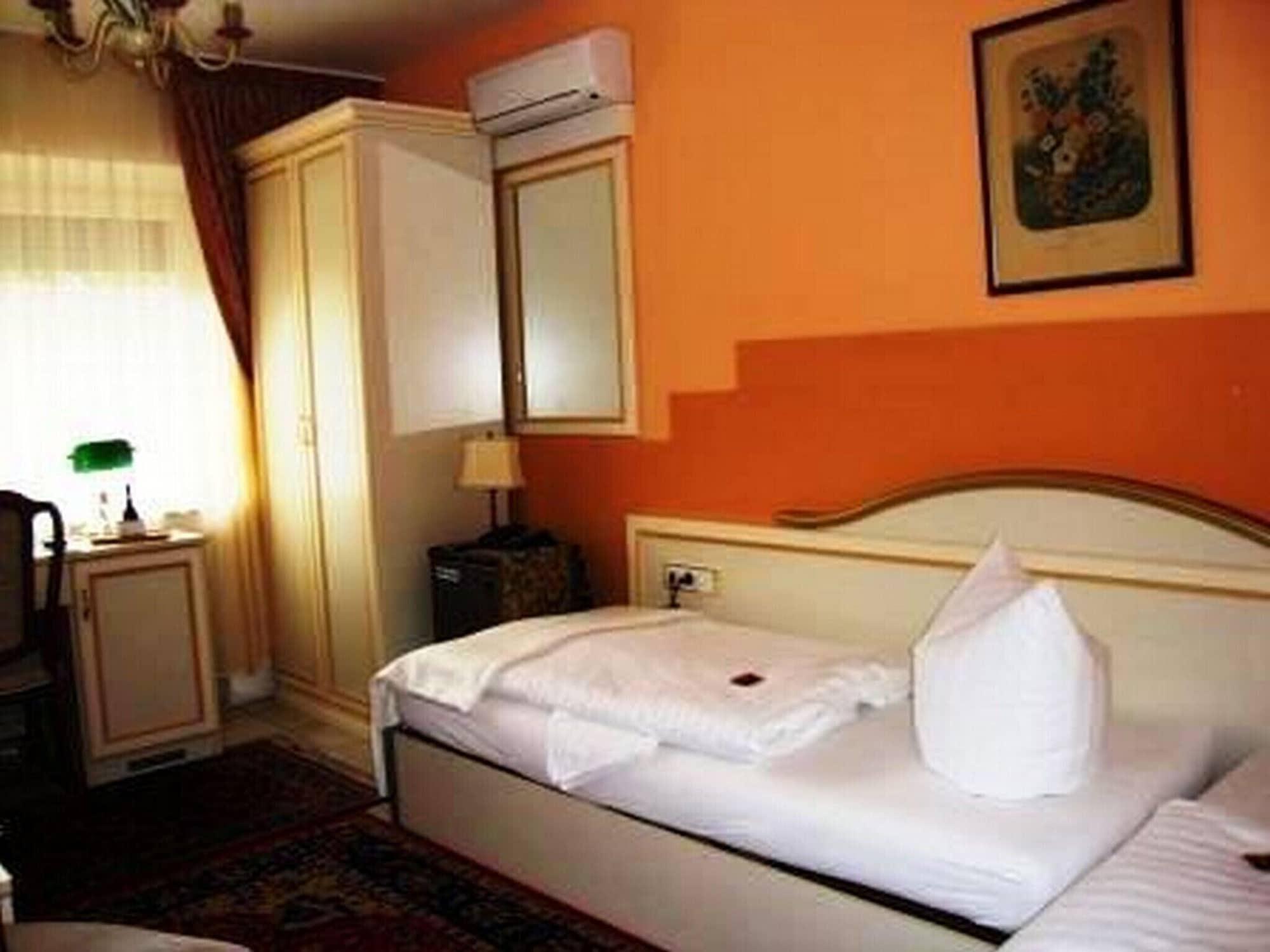 דיסלדורף Haus Mooren, Hotel Garni מראה חיצוני תמונה